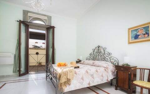 Villa Croci 12: Mueble, Diseño De Interiores, Piso, Suelo, Habitación, Cama, Habitación, Encendiendo, Techo, Marco De La Cama