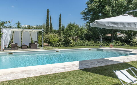 Albachiara 8: Piscina, Mueble Para Exteriores, Recurso, Material Compuesto, Sombra, Jardín, Eco Hotel, Patio Interior, Ocio, Paisajismo