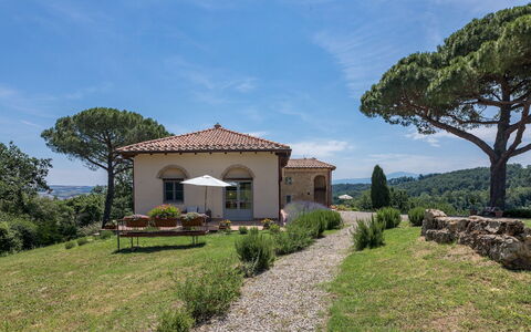 Il Colle di Donna Ilaria 12: Hierba, Arbusto, Paisaje, El Terreno Del Lote, Área Rural, Planta De La Comunidad, Cabaña, Cobertura Del Suelo, Casa De Campo