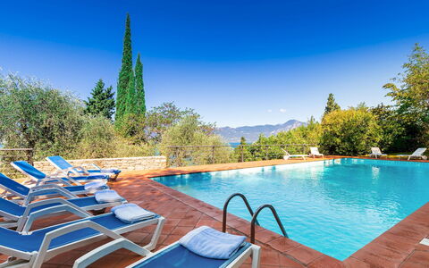 Corazza 6+1: Azul, Piscina, Hill Station, Eco Hotel, Cordillera, Recurso, Cresta, Alerce, Ciudad De Vacaciones