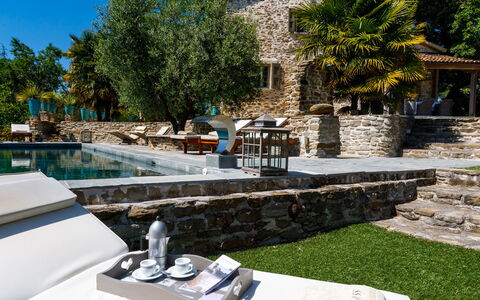 Il Castellaccio 8: Mueble, Mueble Para Exteriores, Piscina, Recurso, Silla, Sombra, Ocio, Sunlounger, Losa, Patio