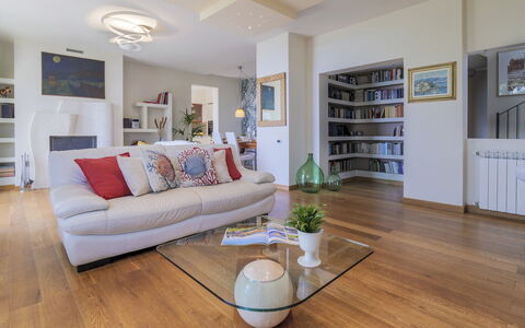 Il Ciliegio sul Lago 6: Mueble, Diseño De Interiores, Piso, Suelo, Sofá, Pared, Habitación, Madera, Sala, Techo