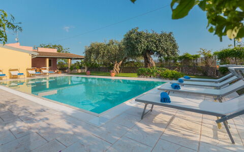 Il Giardino dei Limoni 8: Piscina, Agua, Recurso, Thermae, Mueble Para Exteriores, Eco Hotel, Material Compuesto, Inmuebles, Hacienda, Ocio
