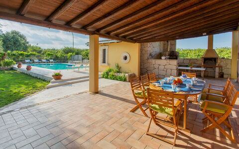 Il Giardino dei Limoni 8: Mueble, Piscina, Piso, Mueble Para Exteriores, Recurso, Silla, Suelo, Sombra, Cocina Y Comedor Mesa, Losa