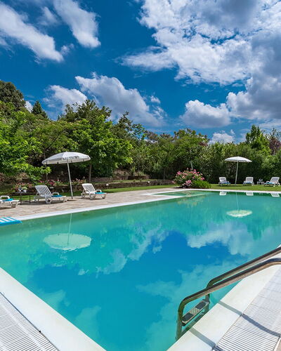 Villa Ambrah 12+1: Azul, Piscina, Recurso, Jardín, Paisajismo, Eco Hotel, Thermae, Mueble Para Exteriores, Fuente De Agua, Hojas Perennes