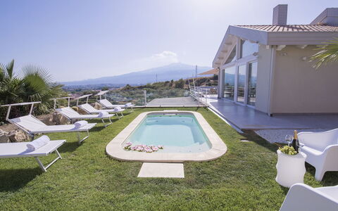 Villa Aura 6: Piscina, Recurso, Mueble Para Exteriores, Inmuebles, Eco Hotel, Paraguas, Sombra, Paisajismo, Villa, Hacienda