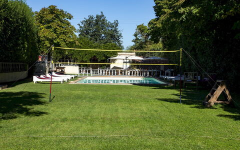 Villa delle Sophore 12: Piscina, Verano, Ocio, Sombra, Recreación, Recurso, Vacaciones, Césped, Paraguas, Mueble Para Exteriores