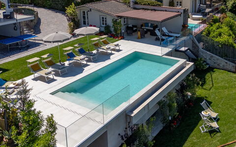Villa Elena 9+1: Piscina, Recurso, Ocio, Mueble Para Exteriores, Material Compuesto, Eco Hotel, Paraguas, Recreación, Thermae, Fuente De Agua
