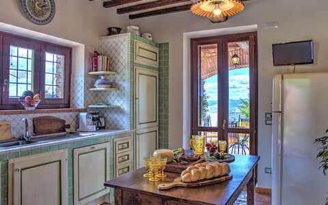 Villa Bella 8: Mueble, Diseño De Interiores, Madera, Cocina, Piso, Encendiendo, Habitación, Gabinetes, Silla, Suelo