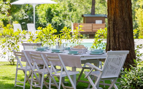 La Casa di Nanì 8: Mueble, Mueble Para Exteriores, Mesa, Silla, Mesa Al Aire Libre, Silla Plegable, Cocina Y Comedor Mesa, Manteles, Jardín, Patio