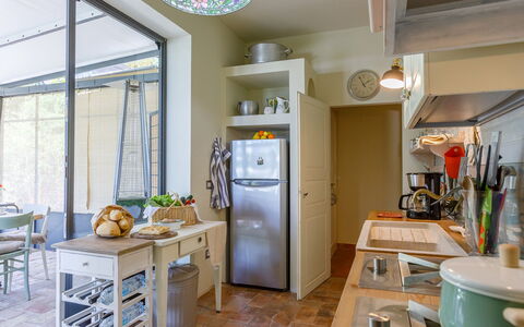 La Casa di Nanì 8: Mueble, Diseño De Interiores, Cocina, Mostrador, Techo, Aparato De Cocina, Piso, Encendiendo, Electrodoméstico, Lámpara