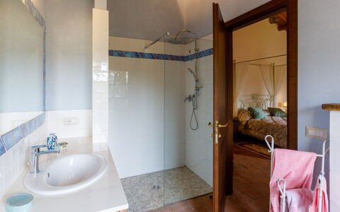 Ca' Pellicciano 8: Piso, Diseño De Interiores, Suelo, Madera, Arreglo De Tubería, Habitación, Encendiendo, Techo, Baño, Plomería