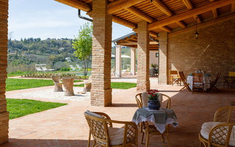 Ca' Pellicciano 8: Mueble, Silla, Porche, Mueble Para Exteriores, Sombra, Columna, Eco Hotel, Jardín, Patio, Inmuebles