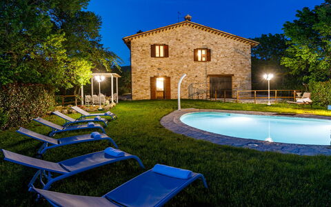 Villa Agostini 10: Piscina, Cabaña, Jardín, Casa De Campo, Inmuebles, Césped, Patio Interior, Recurso, Yarda, Paisajismo