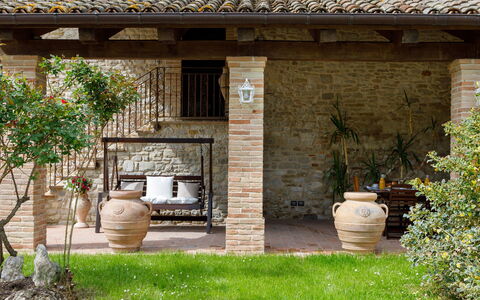 Villa Agostini 10: Maceta, Ladrillo, Puerta, Jardín, Losa, Planta De Casa, Mueble Para Exteriores, Patio Interior, Paisajismo