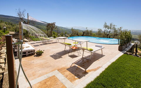 Villa Desiderio 9: Piscina, Recurso, Ocio, Mueble Para Exteriores, Eco Hotel, Sombra, Vacaciones, Paraguas, Ciudad De Vacaciones, Silla
