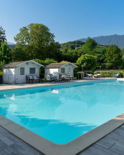 Villa Barchessa Panigai 8: Piscina, Recurso, Mueble Para Exteriores, Paraguas, Ocio, Eco Hotel, Sunlounger, Ciudad De Vacaciones, Sombra, Centro De Ocio