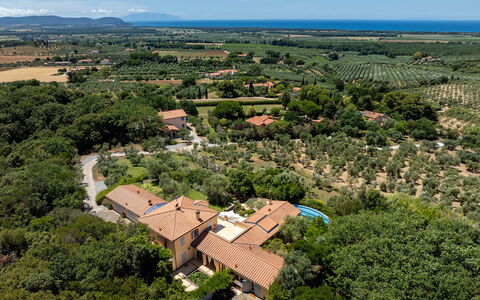 Villa le Cave 12: Barrio Residencial, Vista Panorámica, Paisaje, Casa, Área Rural, Fotografía Aérea, El Terreno Del Lote, Asentamientos Humanos, Inmuebles, Plantación