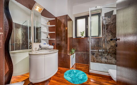 Villa Relax 12+2: Diseño De Interiores, Piso, Suelo, Arreglo De Tubería, Habitación, Techo, Encendiendo, Baño, Plomería, Grifo