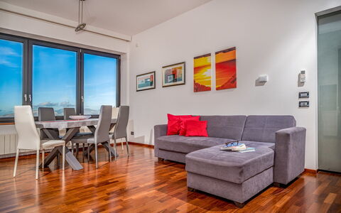 Villa Relax 12+2: Piso, Diseño De Interiores, Suelo, Mueble, Techo, Habitación, Departamento, Suelos De Madera, Sala, Sofá