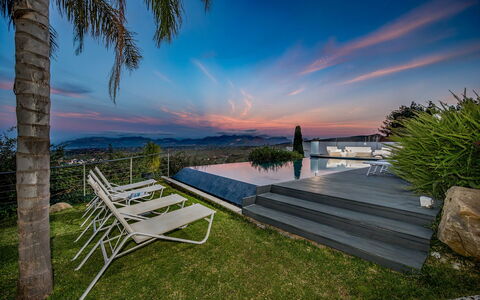 Villa Relax 12+2: Azul, Piscina, Oscuridad, Recurso, Eco Hotel, Paisajismo, Noche, Ciudad De Vacaciones, Fuente De Agua