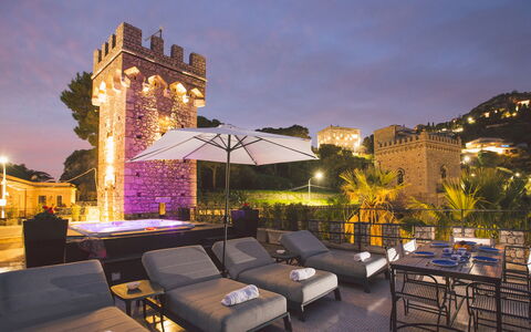 Torre Pirandello 6: Recurso, Piscina, Inmuebles, Hotel, Hacienda, Noche, Ciudad De Vacaciones, Patio, Mansión