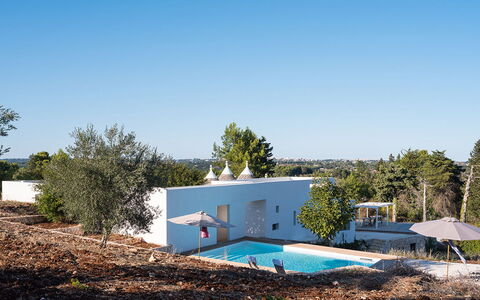Trullo Santa Pazienza 6+3: Piscina, Material Compuesto, Sombra, Inmuebles, Paisajismo, Eco Hotel, Villa, Mueble Para Exteriores, Casa De Campo