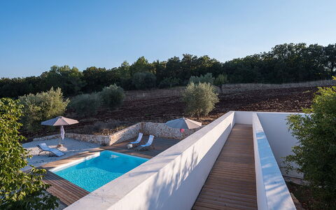 Trullo Santa Pazienza 6+3: Material Compuesto, Piscina