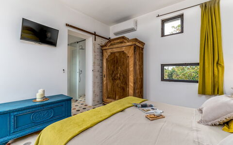 Trullo Santa Pazienza 6+3: Diseño De Interiores, Habitación, Mueble, Cama, Piso, Suelo, Lecho, Sábana, Casa, Habitación
