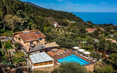 Villa Provenza 12+4: Recurso, Piscina, Vista Panorámica, Eco Hotel, Costa, Hill Station, Inmuebles, Fotografía Aérea, Ocio, Ciudad De Vacaciones