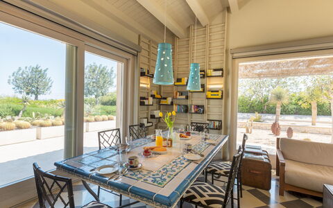 Villa Majoli 9: Mueble, Silla, Mesa, Cocina Y Comedor Mesa, Casa, Sombra, Mueble Para Exteriores, Inmuebles, Mesa Al Aire Libre, Jardín