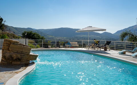 Villa Olimpia 6+2: Piscina, Agua, Mueble Para Exteriores, Recurso, Mueble, Ocio, Paraguas, Eco Hotel, Silla, Cordillera