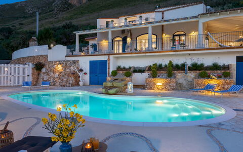 Villa Olimpia 6+2: Azul, Piscina, Mueble Para Exteriores, Recurso, Mueble, Silla, Inmuebles, Eco Hotel, Thermae, Villa