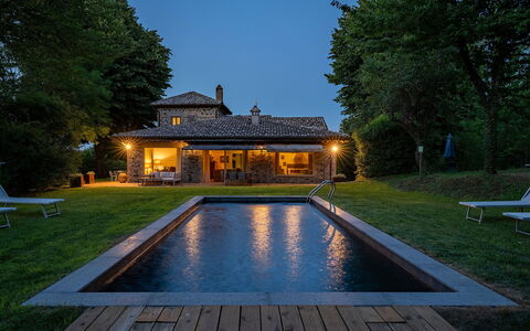 Casale dei Tigli 8: Piscina, Casa, Inmuebles, Casa, Cabaña, Casa De Campo, Jardín, Recurso, Patio Interior, Eco Hotel