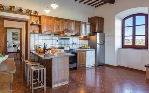 Casale le Tre Querce 8+1: Cocina, Mueble, Diseño De Interiores, Piso, Gabinetes, Mostrador, Aparato De Cocina, Alacena, Techo, Habitación