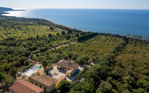 Villa le Sorbe 12: Asentamientos Humanos, Vista Panorámica, Inmuebles, Fotografía Aérea, Recurso, Hacienda, Eco Hotel, Piscina, Ciudad De Vacaciones, Villa