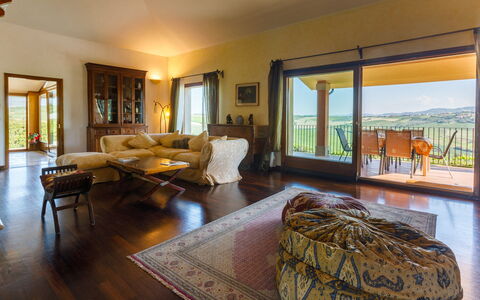 Villa California 6: Mueble, Silla, Sofá, Suelos De Madera, Manchas De Madera, Sala, Eco Hotel, Madera Dura, Recurso