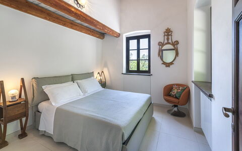 Casa Melograno 11+2: Pared, Diseño De Interiores, Mueble, Piso, Techo, Suelo, Casa, Habitación, Habitación, Cama