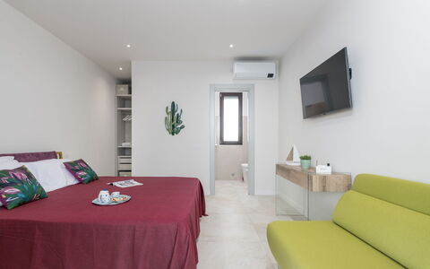 Villa Sabbie Rosse 6: Mueble, Diseño De Interiores, Piso, Suelo, Cama, Pared, Habitación, Madera, Habitación, Techo