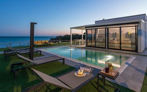 Villa Sabbie Rosse 6: Recurso, Sombra, Piscina, Villa, Diseño, Eco Hotel, Hotel, Mueble Para Exteriores, Estructura Al Aire Libre, Ático