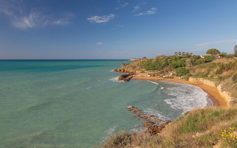 Villa Sabbie Rosse 6: Cielo, Azul, Agua, Cuerpo De Agua, Costa, Los Recursos Hídricos, Costeras Y Los Accidentes Geográficos Oceánico, Horizonte, Mar, Paisaje Natural