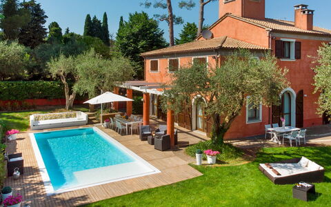 Villa Rossa 12: Piscina, Casa, Recurso, Barrio Residencial, Casa, Inmuebles, Silla, Eco Hotel, Hacienda, Villa