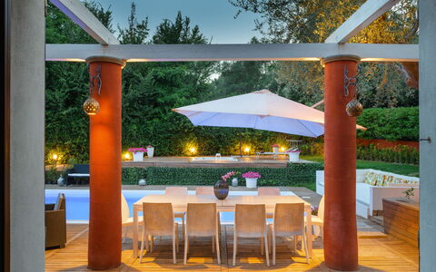 Villa Rossa 12: Mueble, Sombra, Silla, Mueble Para Exteriores, Techo, Jardín, Recurso, Eco Hotel, Patio, Maceta