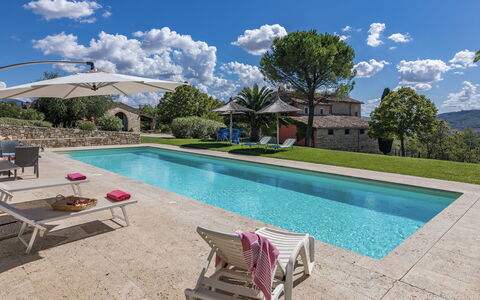 Villa le Logge 12: Azul, Piscina, Inmuebles, Jardín, Hacienda, Recurso, Paisajismo, Villa, Casa De Campo, Patio