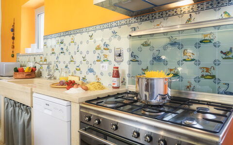Villa le Logge 12: Cocina, Diseño De Interiores, Mostrador, Estufa De Cocina, Loseta, Gabinetes, Estufa, Electrodoméstico, Aparato De Cocina, Estufa De Gas