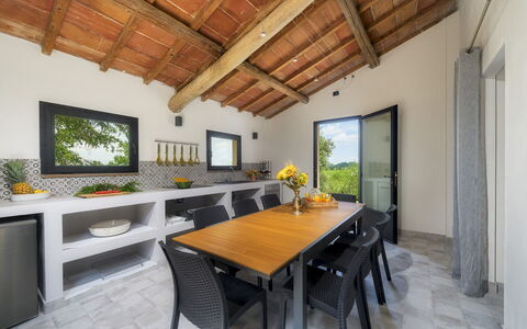 Fonte Pinella 8: Mueble, Mesa, Silla, Madera, Diseño De Interiores, Cocina Y Comedor Mesa, Casa, Piso, Comedor, Habitación
