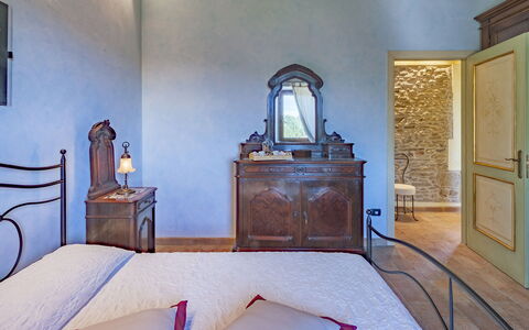 Villa Il Baiocco 8: Mueble, Diseño De Interiores, Pared, Piso, Suelo, Techo, Habitación, Habitación, Encendiendo, Cama