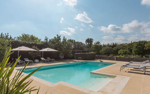 Villa Kimia 8: Piscina, Recurso, Jardín, Material Compuesto, Mueble Para Exteriores, Paisajismo, Eco Hotel, Fuente De Agua, Sombra, Thermae
