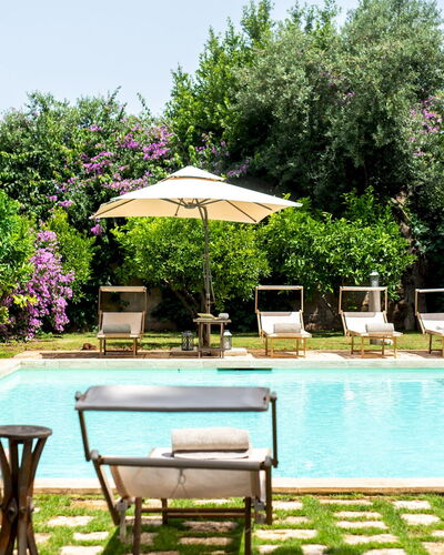 Masseria Tarsia Incuria 8+4: Piscina, Mueble Para Exteriores, Recurso, Mueble, Maceta, Eco Hotel, Jardín, Silla, Material Compuesto, Patio Interior