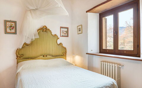 Casale Mollina 6+2: Cama, Lecho, Habitación, Diseño De Interiores, Pared, Sábana, Mueble, Linos, Madera, Habitación
